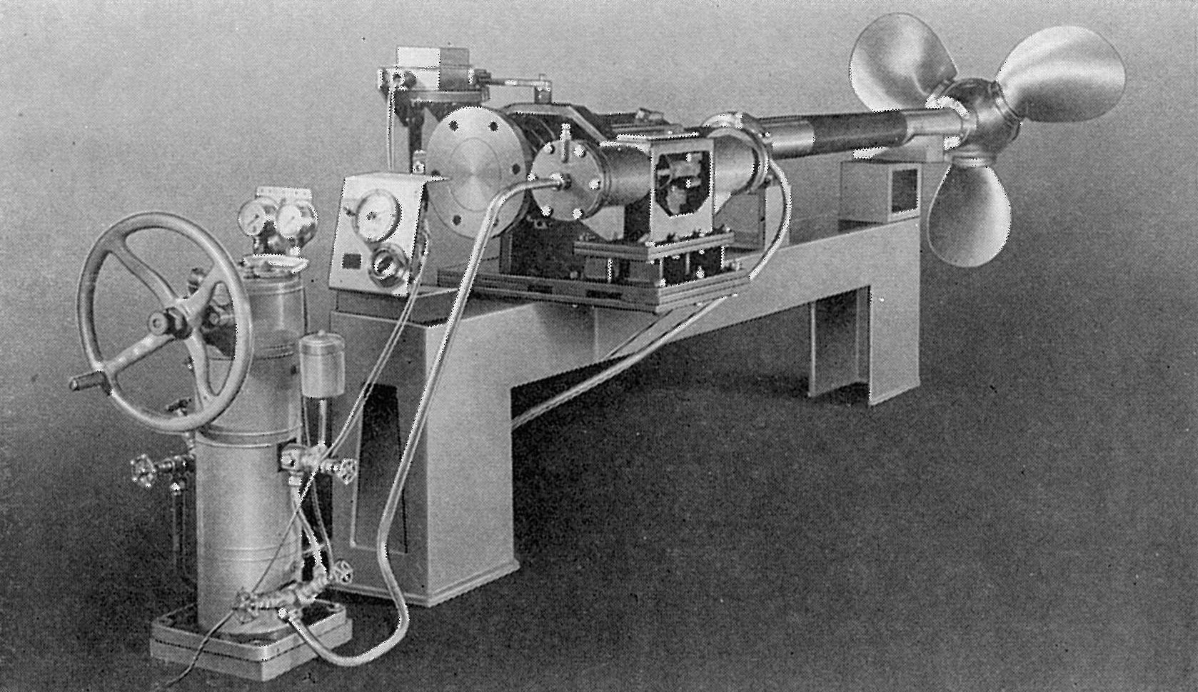 1961年 国産初となる可変ピッチプロペラ CPH 型を開発し、製造販売を開始